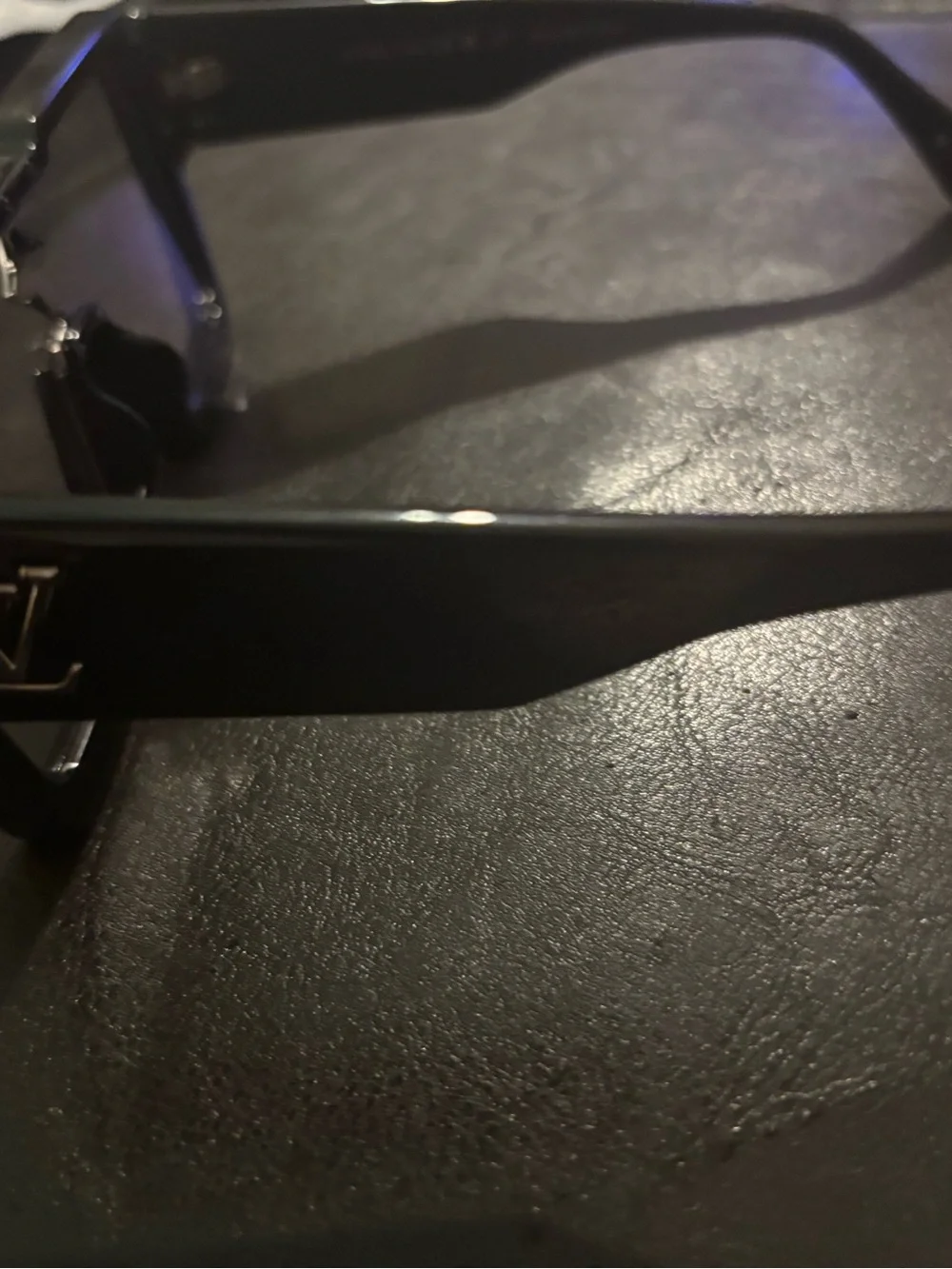 Louis Vuitton Cyclone Sunglasses – Z1790E - Picture 11 of 12